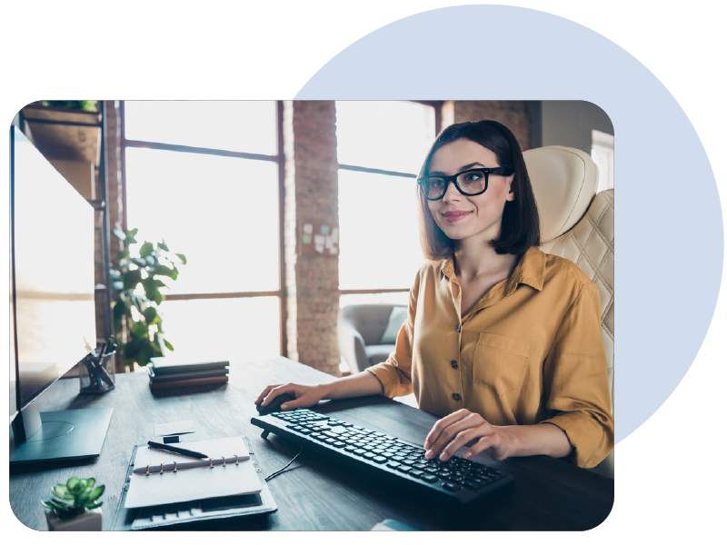 developer working in her computer